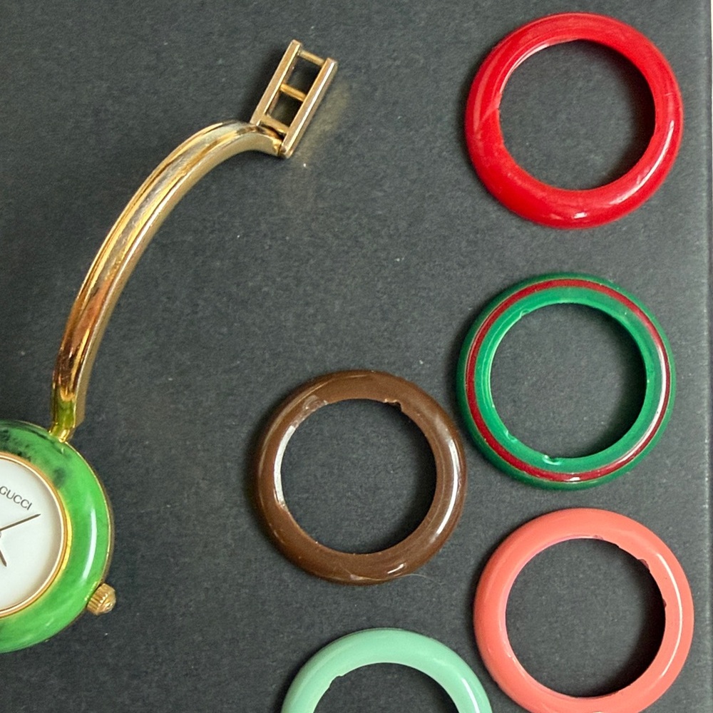 Gucci Gold Tone Bracelet Watch with Interchangeable Color Bezels - Picture 3 of 16